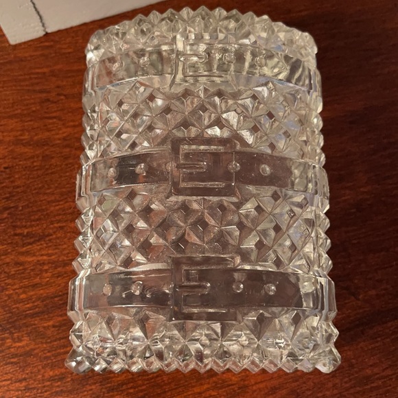 Trunks & Bags Crystal Treasure Chest Jewel Box with Lid - Picture 5 of 9